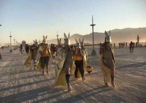27 августа в неваде начался 32-й фестиваль Burning Man - самый сюрреалистичный фестиваль под открытым небом. 08
