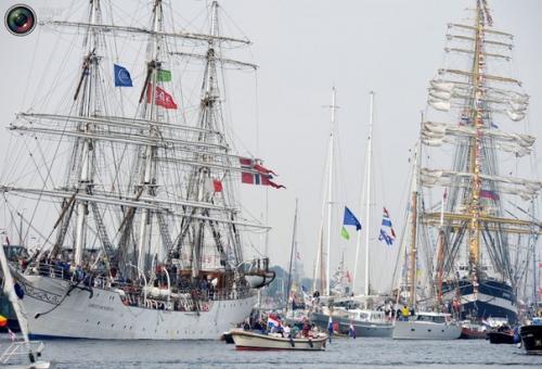 Парад кораблей Sail Amsterdam - грандиозное мероприятие, которое проводится в Амстердаме раз в пять лет. 04
