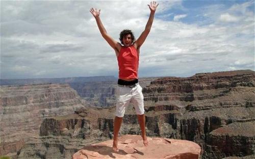 24-Летний британец стал самым молодым человеком, посетившим все страны в мире! 02