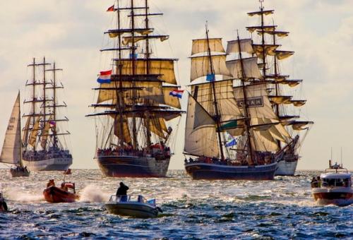 Парад кораблей Sail Amsterdam - грандиозное мероприятие, которое проводится в Амстердаме раз в пять лет. 01