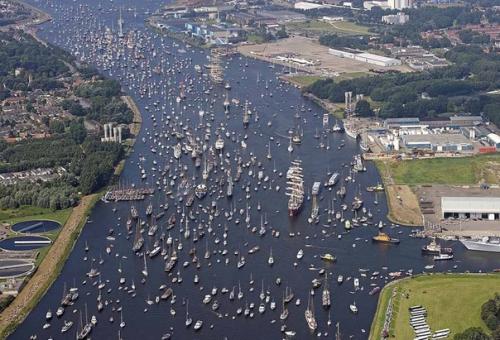 Парад кораблей Sail Amsterdam - грандиозное мероприятие, которое проводится в Амстердаме раз в пять лет. 03