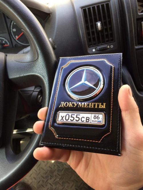 Стильная кожаная обложка для документов.