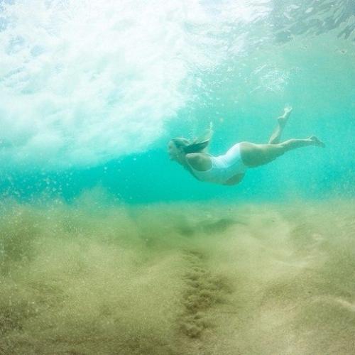 Никогда не сдавайся: история однорукой серфингистки, покорившей мир. 02