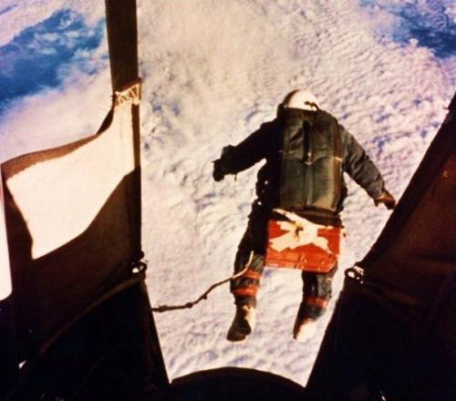 Супер - прыжок с парашютом в 1960-м году!