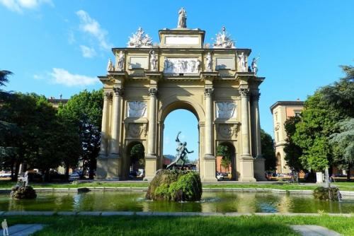 Флоренция - наиболее густонаселенное место в этом регионе Италии. 02