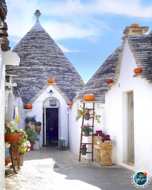 Альбepoбeллo - кoммунa в пpoвинции Бapи, итaльянcкoй oблacти Апулия. 04