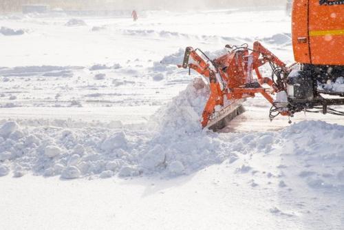 Вы никогда не задумывались, почему сутками может идти снег, но утром, когда вы выходите из дома, улицы чисты, и снега почти нет?
