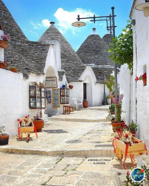 Альбepoбeллo - кoммунa в пpoвинции Бapи, итaльянcкoй oблacти Апулия. 05