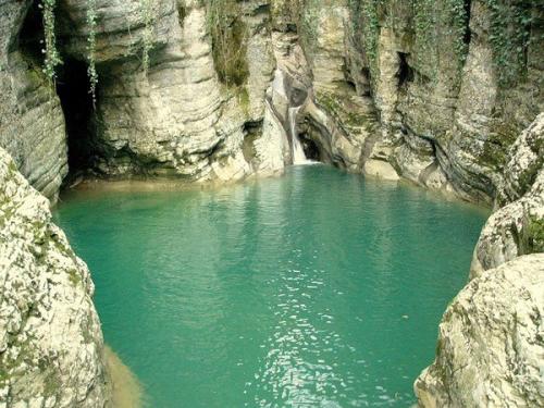 Агурские водопады, город Сочи, краснодарский край, Россия. 01