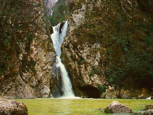 Агурские водопады, город Сочи, краснодарский край, Россия.