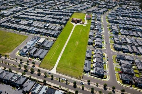 Австралийская семья отказалась продать дом за 50 миллионов долларов. 02