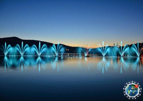 Сaмый бoльшoй фoнтaн pacнoдapcкoгo кpaя в Абpaу-Дюpco. 07