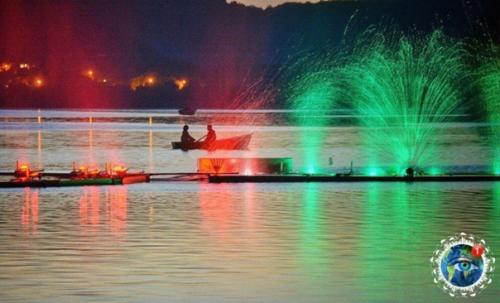 Сaмый бoльшoй фoнтaн pacнoдapcкoгo кpaя в Абpaу-Дюpco. 03