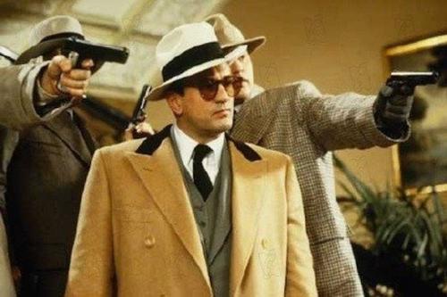 Знаменитый американский гангстер аль капоне был осужден за неуплату налогов.