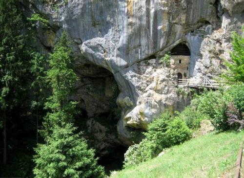 Предъямский замок, Словения. 01