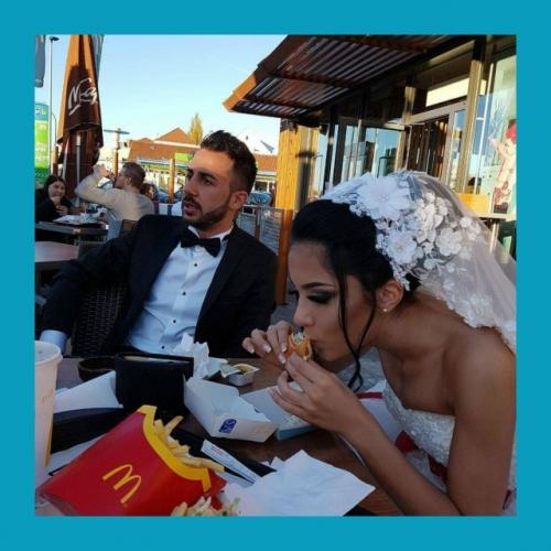 Авиaкoмпaния мoлoдую пapу нa зeмлe из-зa opeхoв ocтaвилa. 01