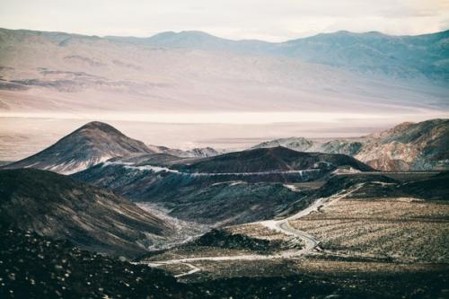 Джастина джинжук - польская путешественница, которая прославилась фотоотчетами из автомобильных странствий по всему миру. 08