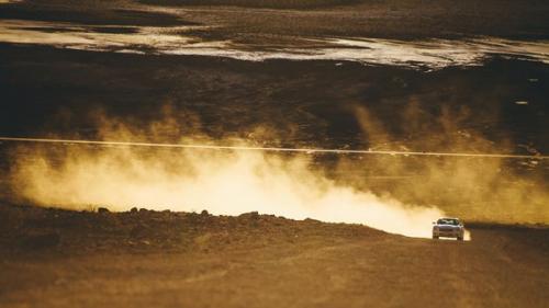 Джастина джинжук - польская путешественница, которая прославилась фотоотчетами из автомобильных странствий по всему миру. 01