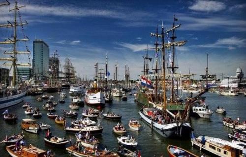 Парад кораблей Sail Amsterdam, проходящий раз в пять лет. 04