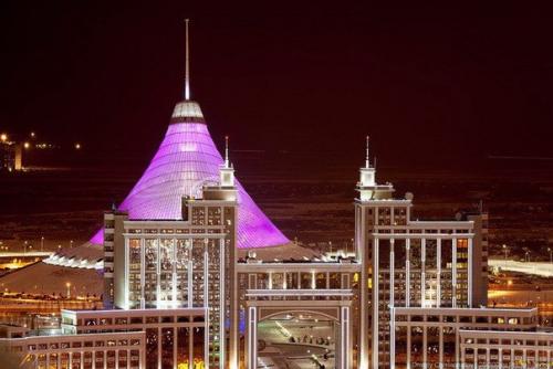 Хан шатыр.  Хан Шатыр - не просто торгово - развлекательный комплекс в центре столицы Казахстана - астаны. 01