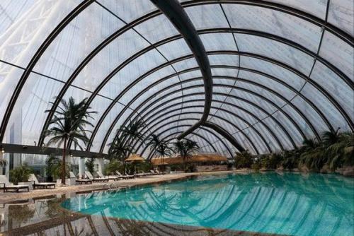 Хан шатыр.  Хан Шатыр - не просто торгово - развлекательный комплекс в центре столицы Казахстана - астаны. 06