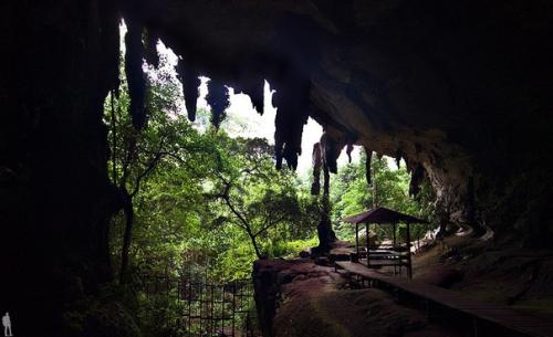 Борнео (малайск.  Borneo, или Калимантан (индон. 05