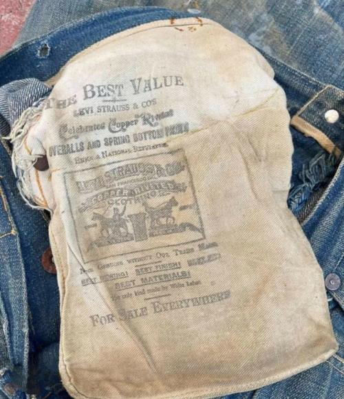 Пара джинсов Levi's 19-го века! 01