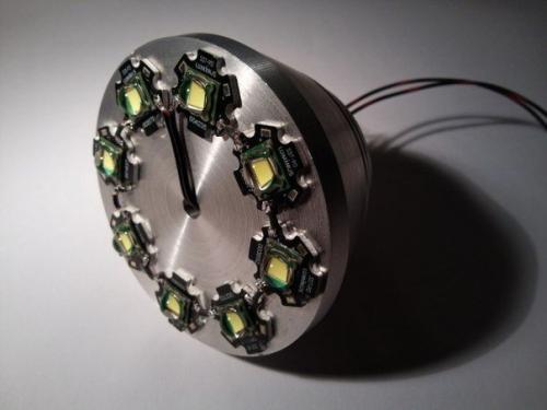 Энтузиаст из Германии создал самый мощный в мире светодиодный фонарь со световым потоком в 18000 люмен. 02