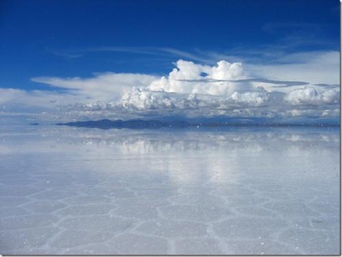 Салар - де - уюни - крупнейший в мире солончак, лежащий в Андах на юго-западе Боливии. 01