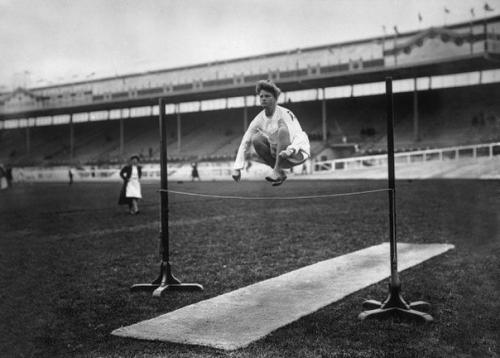 Пока в Рио продолжается олимпиада, собрали фотки того, как выглядели олимпийские игры в далеком 1908-м. 03