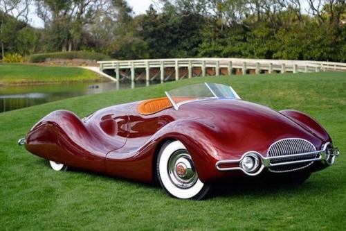 Это Buick Streamliner 1948 года.