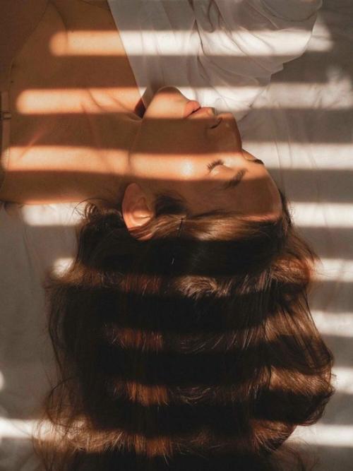 В СМИ первые упоминания о жалюзи размещались в качестве рекламы в середине 18 века. 01