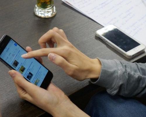 Мобильная связь важнее денег и правил личной гигиены. 01