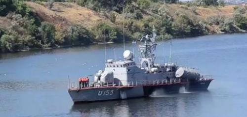 В Николаеве дорожники увлеклись работой и закатали асфальтом весь разводной мост. 03