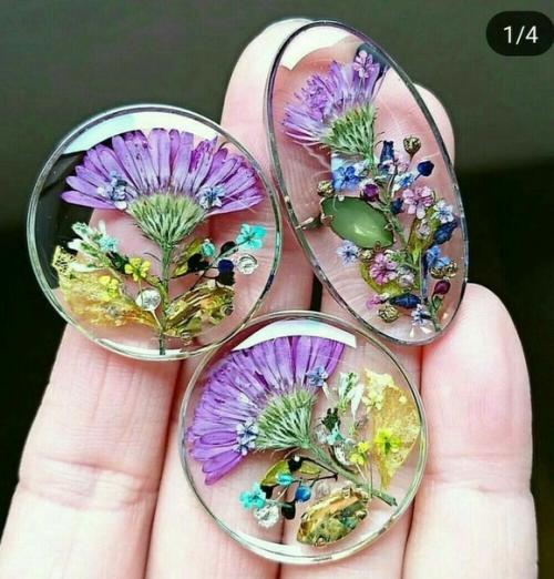 Прародителем эпоксидной смолы можно считать русского химика Александра Павловича Дианина - современника Менделеева. 01