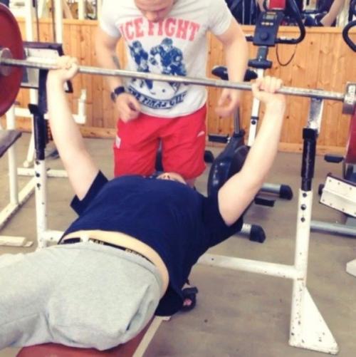 Сергею кутовому было всего 17 лет, когда он попал в аварию и лишился ноги. 02