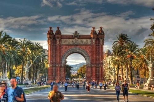 Барселона. Столица Каталонии, а также второй по размеру населенный пункт Испании. 02 Барселона. Столица Каталонии, а также второй по размеру населенный пункт Испании. 02