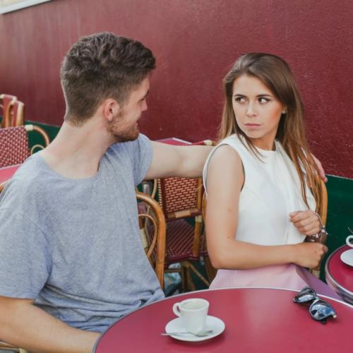 Молодёжь поколения Z всё чаще строит дружбу и романтические связи с людьми, которые стоят выше по положению. 01