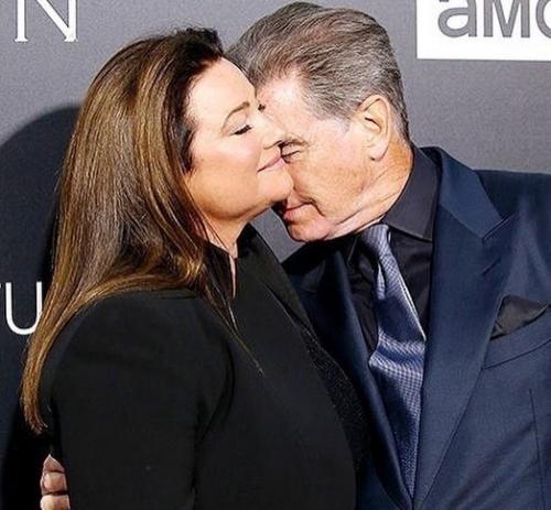 Актер Пиpс брocнан и его супpуга кили Шэй Cмит. 06