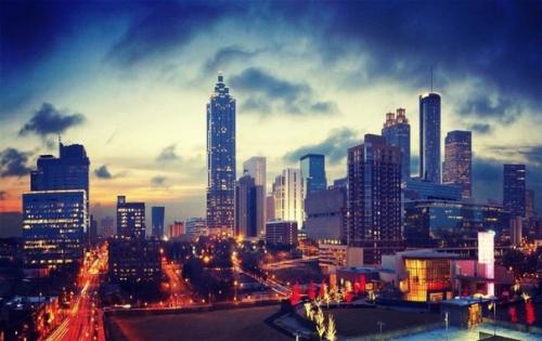 Атланта, джорджия. Атланта - очень современный город: здесь много небоскребов и высотных зданий в стиле модерн и постмодерн. 01