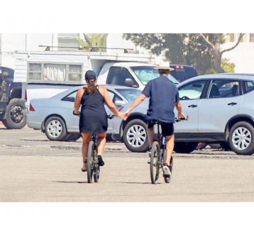 Актер Пиpс брocнан и его супpуга кили Шэй Cмит. 08