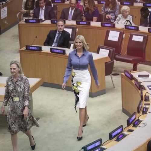 Фото дочери Донaльда трампа - Иванки на генacсамблeе оон. 03