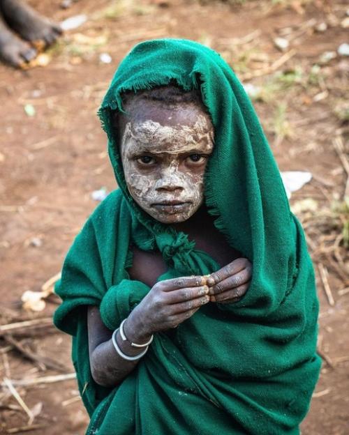 Посмотрите, как выглядят дети в разных странах мира. 07