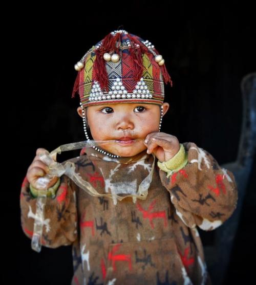 Посмотрите, как выглядят дети в разных странах мира. 09