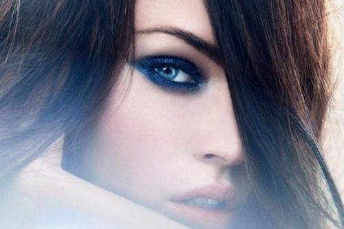 Признаком нечистой силы считали голубые глаза древние греки.  