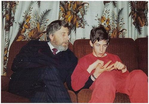 Парень пролежал 12 лет в коме, прежде чем кто-либо понял, что он всё видит, слышит и понимает. 02