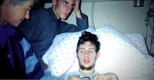 Парень пролежал 12 лет в коме, прежде чем кто-либо понял, что он всё видит, слышит и понимает. 05