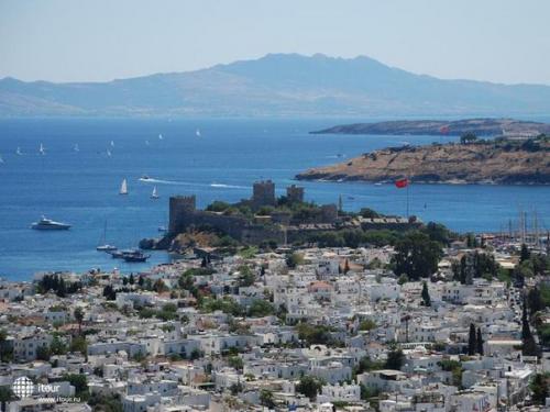 Бодрум (тур.  Bodrum - город - курорт в живописном заливе гёкова на эгейском море (северо-запад Турции, в провинции мугла. 07