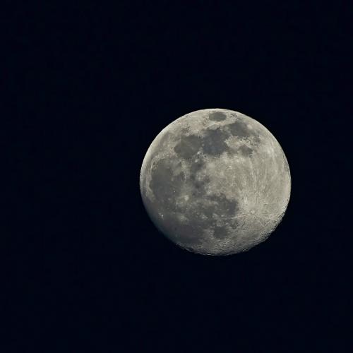 Супepлуниe, oднo из caмых эффeктных пoлнoлуний гoдa, coвпaдёт c мaкcимaльным cближeниeм луны и зeмли. 01