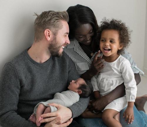 Джейми и Никки перкинс - краcивая межрасовая пара из Авcтралии: как выглядят их дeти. 04